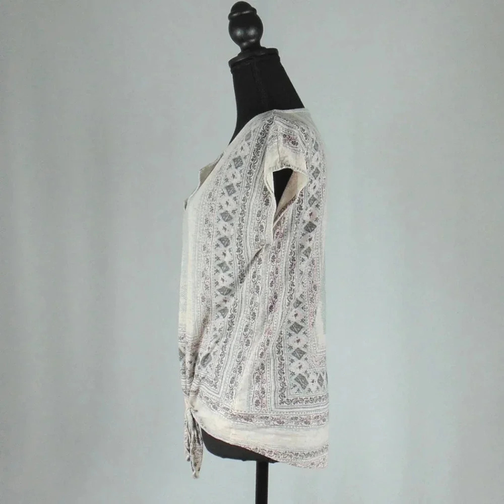 Lucky Brand Light Pink and Grey Printed Split V-Neck Shirt Sz M - Picture 4 of 12